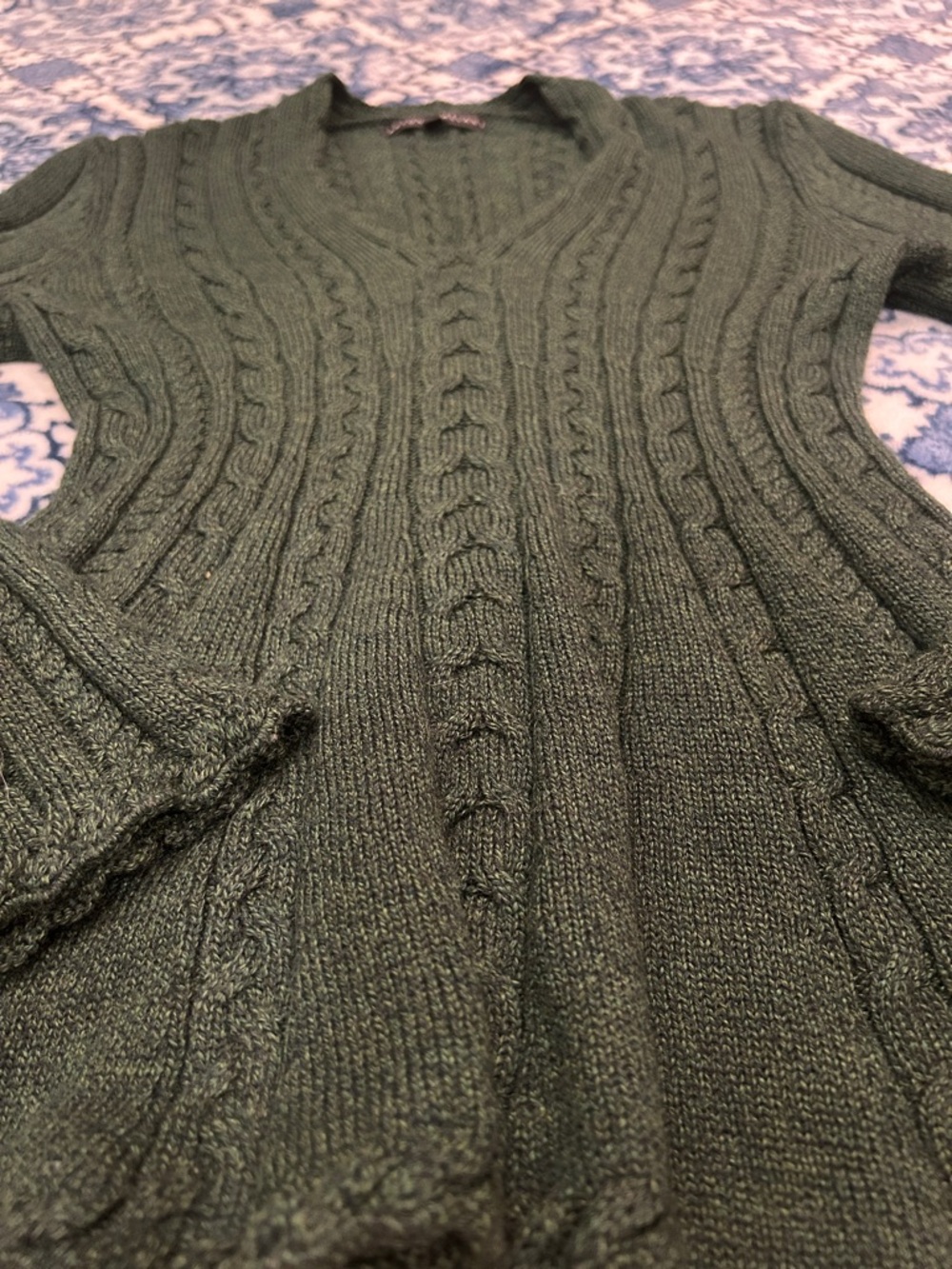 ANTONIO MELANI Dark Green Cable-Knit V-Neck Sweater - Picture 5 of 6